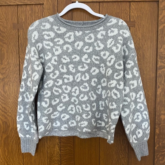 Pink Rose Sweaters - Gray cheetah print cropped sweater
